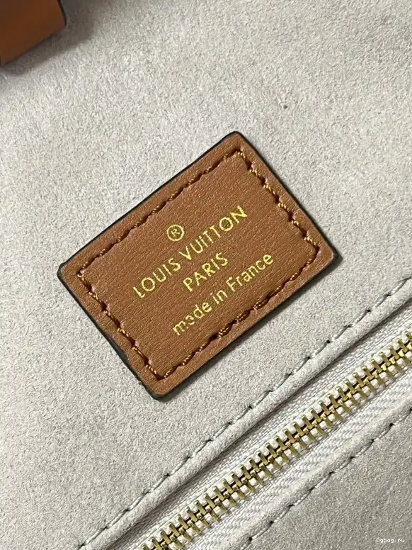 MM VUITTON ONTHEGO LOUIS 0706